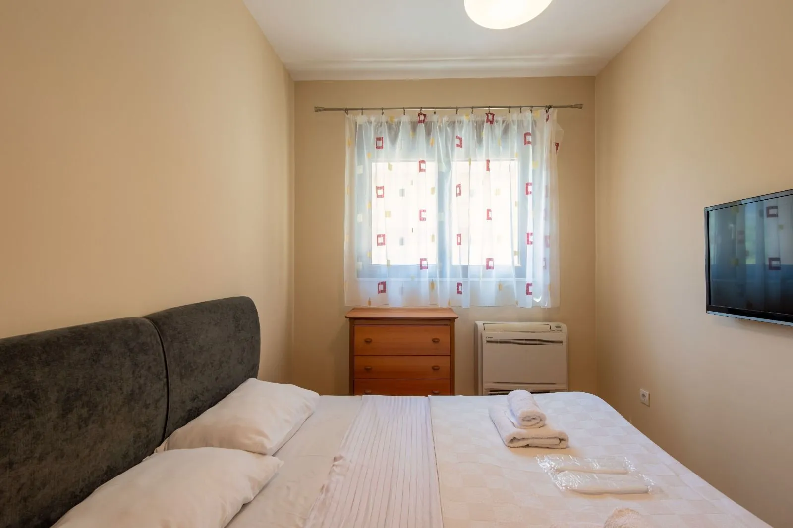 Rent, three bedroom apartment, 141m², Škaljari, Kotor
