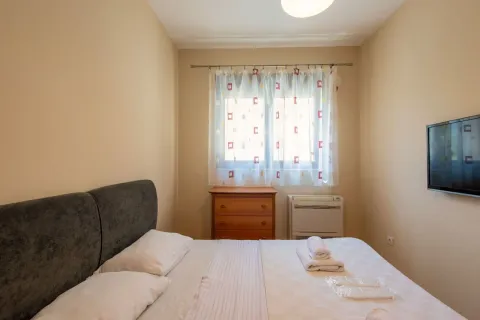 Rent, three bedroom apartment, 141m², Škaljari, Kotor - image 8