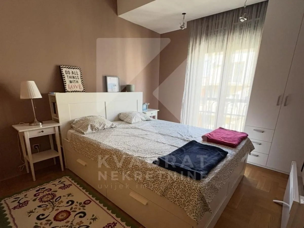 Izdavanje, jednosoban stan, 45m², Centar, Podgorica