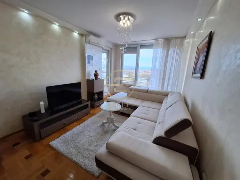 Izdavanje, četvorosoban stan, 102m², Bulevar patrijarha Pavla, Novi Sad Sve Podlokacije - image 4