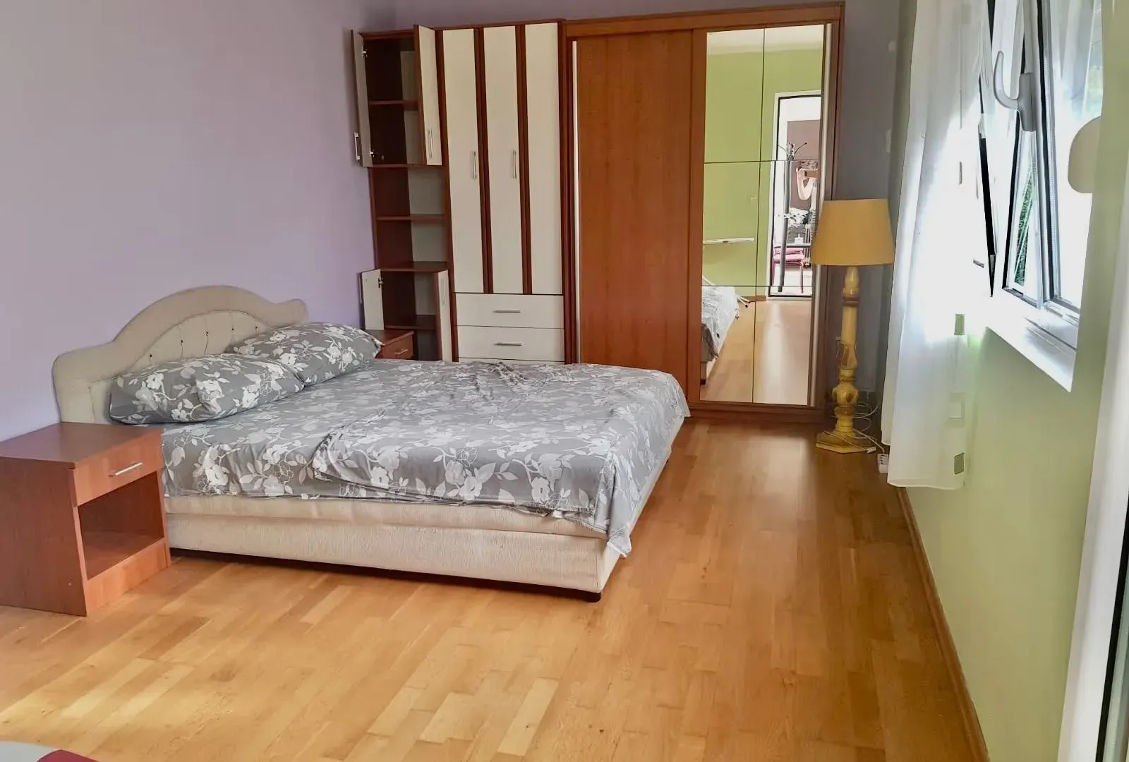 Izdavanje, dvosoban stan, 70m², Lazi, Budva