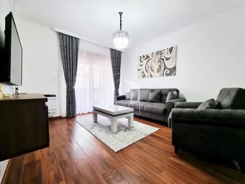 Izdavanje, dvosoban stan, 69m², Master Kvart, Podgorica - image 2