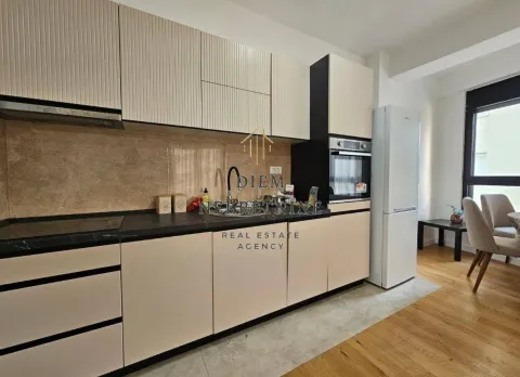 Izdavanje, jednosoban stan, 50m², Centar, Bar - image 6