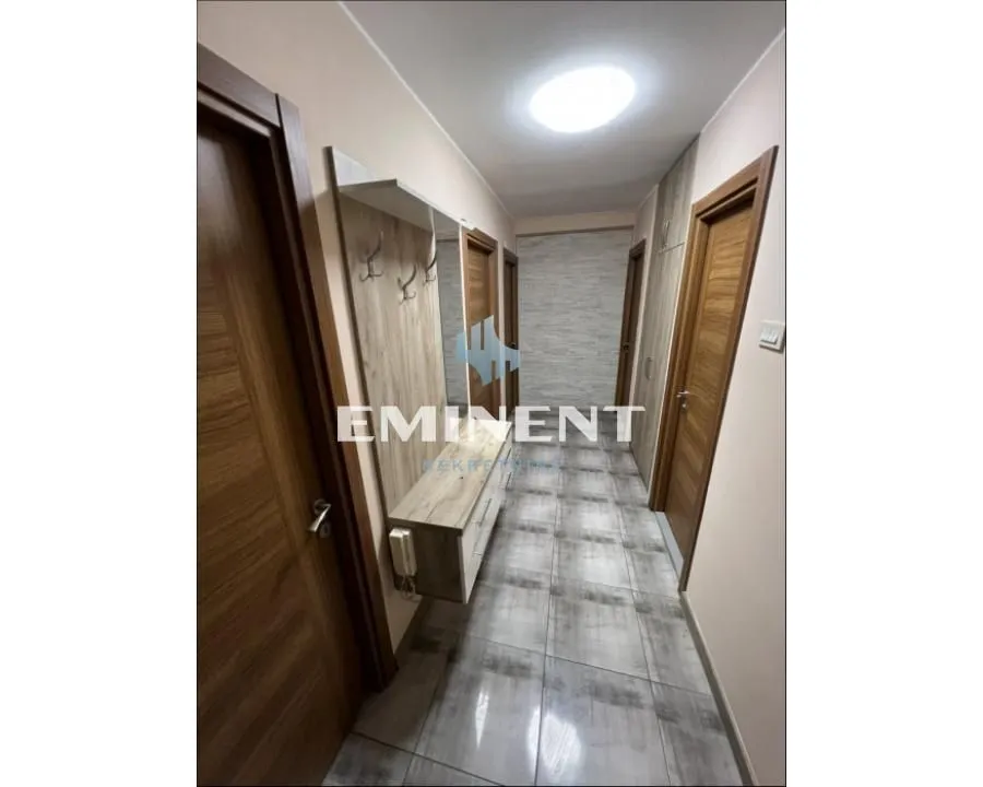 Izdavanje, četvorosoban stan, 75m², Novi Beograd Blok 38, Novi Beograd Sve Podlokacije