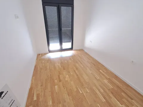 Izdavanje, jednosoban stan, 41m², Stari Aerodrom, Podgorica - image 4