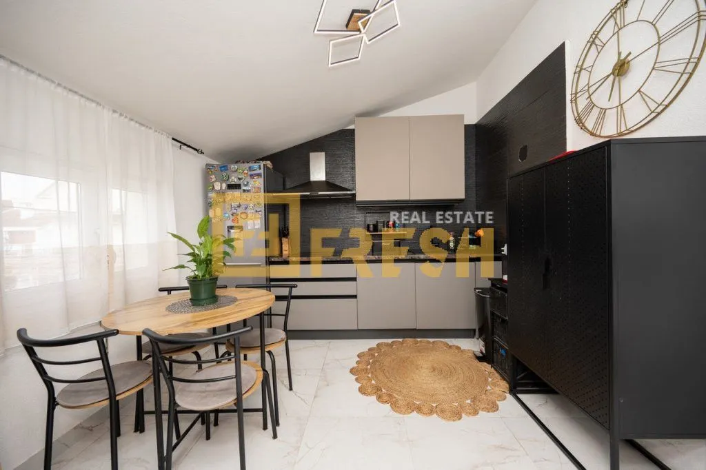 Sale, house, 180m², Dalmatinska ulica, Podgorica