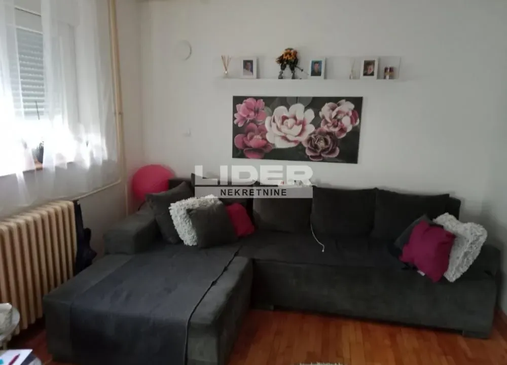 Prodaja, trosoban stan, 85m², Skojevsko Naselje, Beograd