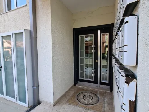 Rent, one bedroom apartment, 40m², Bijela, Herceg Novi - image 8