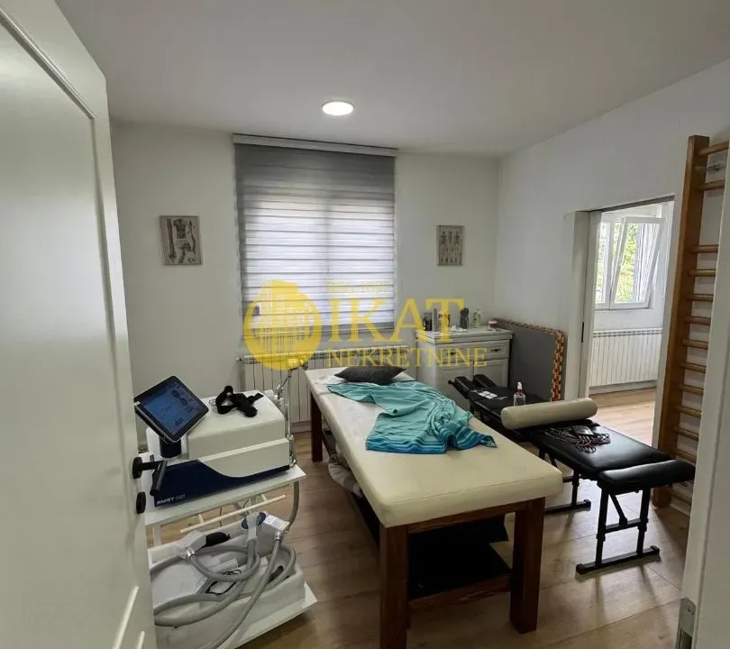 Izdavanje, poslovni prostor, 81m², Vidikovački venac, Rakovica
