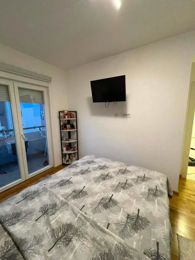 Izdavanje, dvosoban stan, 75m², Zabjelo, Podgorica