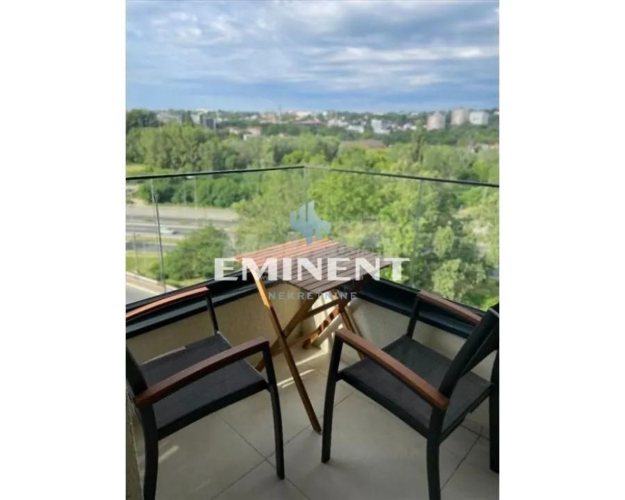 Izdavanje, četvorosoban stan, 98m², Južni Bulevar, Vračar Sve Podlokacije