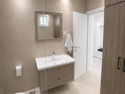 Izdavanje, trosoban stan, 125m², Malo Brdo, Podgorica - image 6