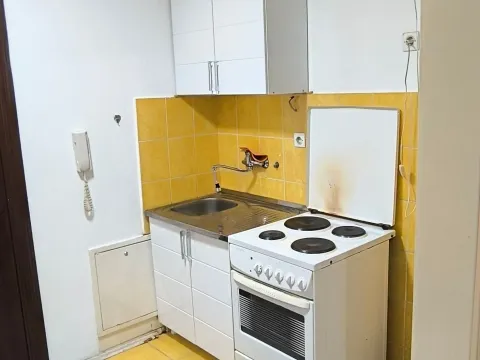 Izdavanje, jednosoban stan, 37m², Centar, Jagodina - image 8