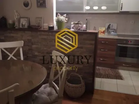 Prodaja, dvosoban stan, 75m², City Kvart, Podgorica - image 3