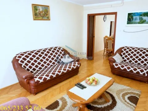 Prodaja, kuća, 190m², Centar, Inđija - image 22