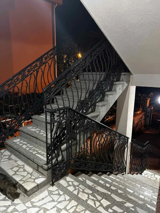 Rent, four bedroom apartment, 150m², Stari Aerodrom, Podgorica