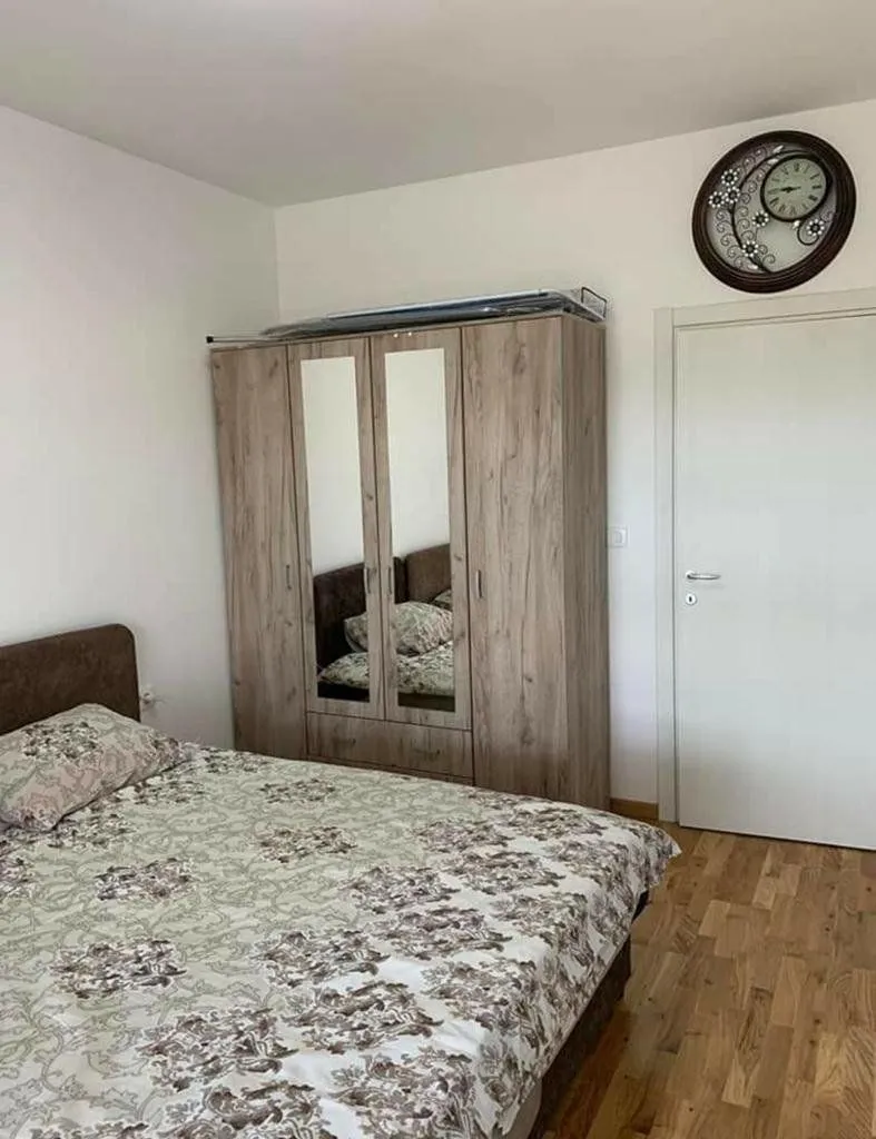 Izdavanje, jednosoban stan, 47m², Stari Aerodrom, Podgorica