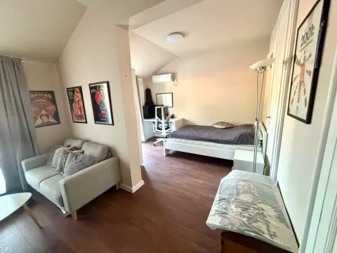 Izdavanje, trosoban stan, 150m², Tivat, Crna Gora - image 15