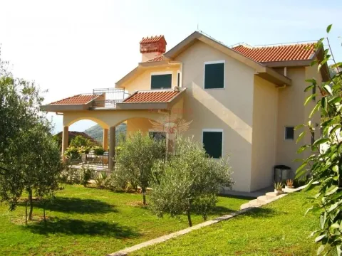 Prodaja, kuća, 350m², Tivat, Crna Gora