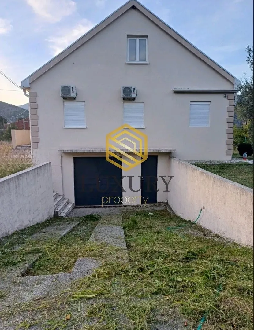 Prodaja, kuća, 81m², Bioče, Podgorica
