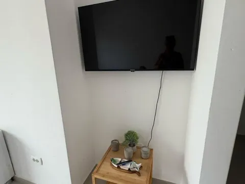 Rent, one bedroom apartment, 42m², Pod Kuk, Tivat - image 3