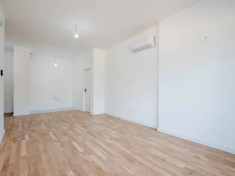 Prodaja, jednosoban stan, 65m², Centar, Bar - image 6