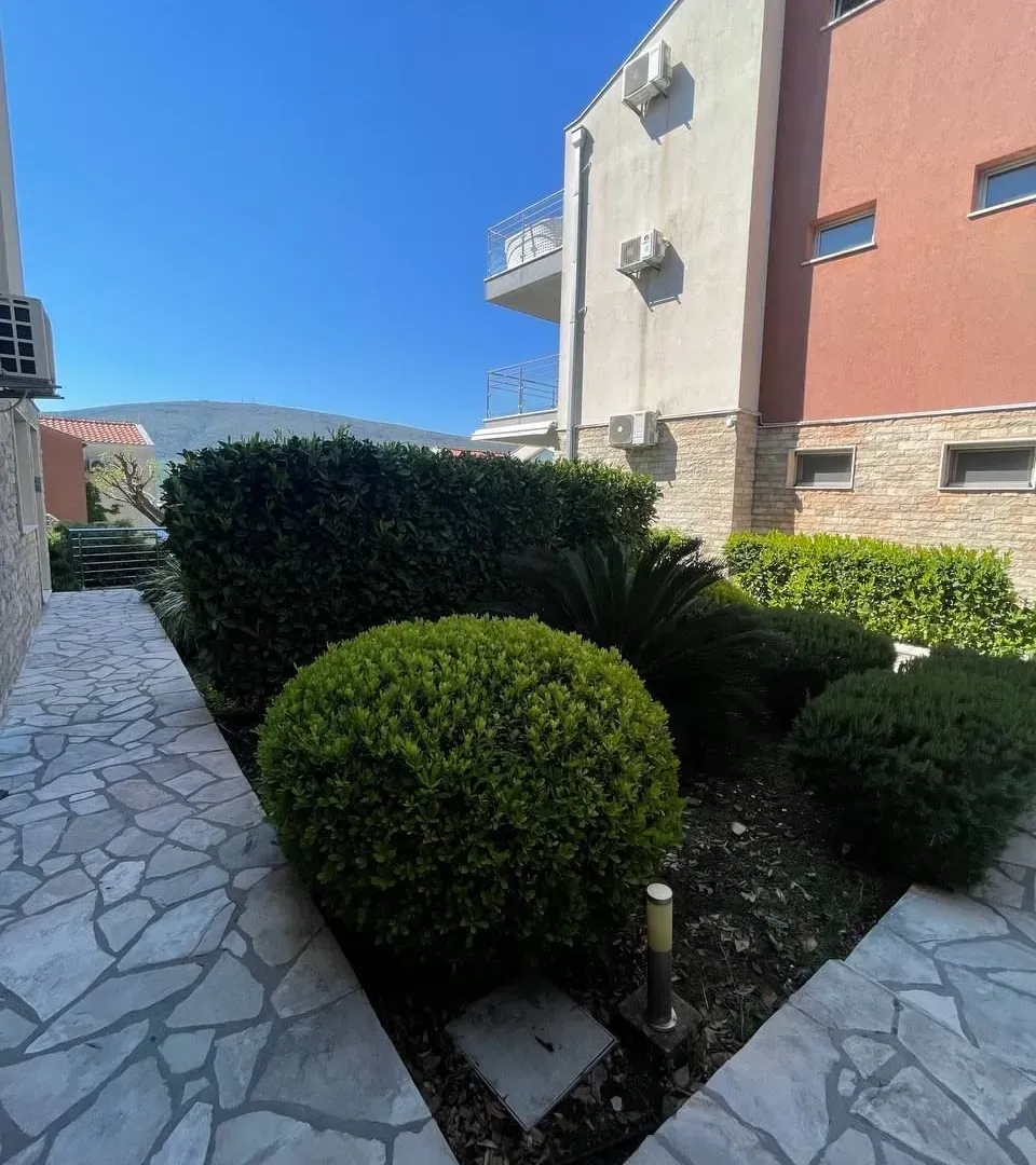 Prodaja, trosoban stan, 72m², Đenovići, Herceg Novi