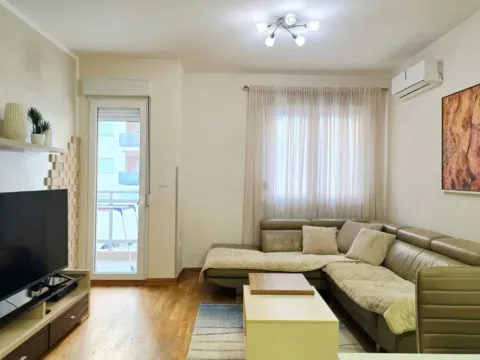 Izdavanje, dvosoban stan, 64m², City Kvart, Podgorica - image 12