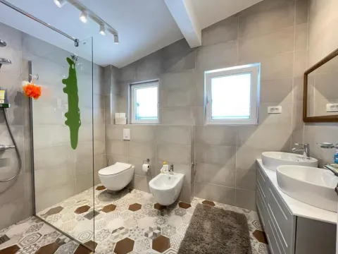 Sale, house, 199m², Bar, Crna Gora - image 7