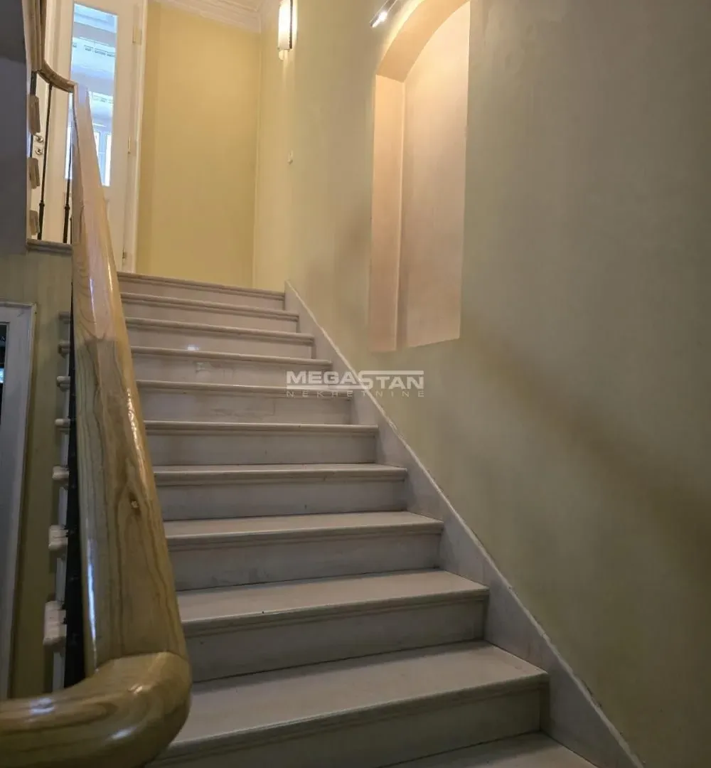 Sale, house, 815m², Vračar Sve Podlokacije, Beograd