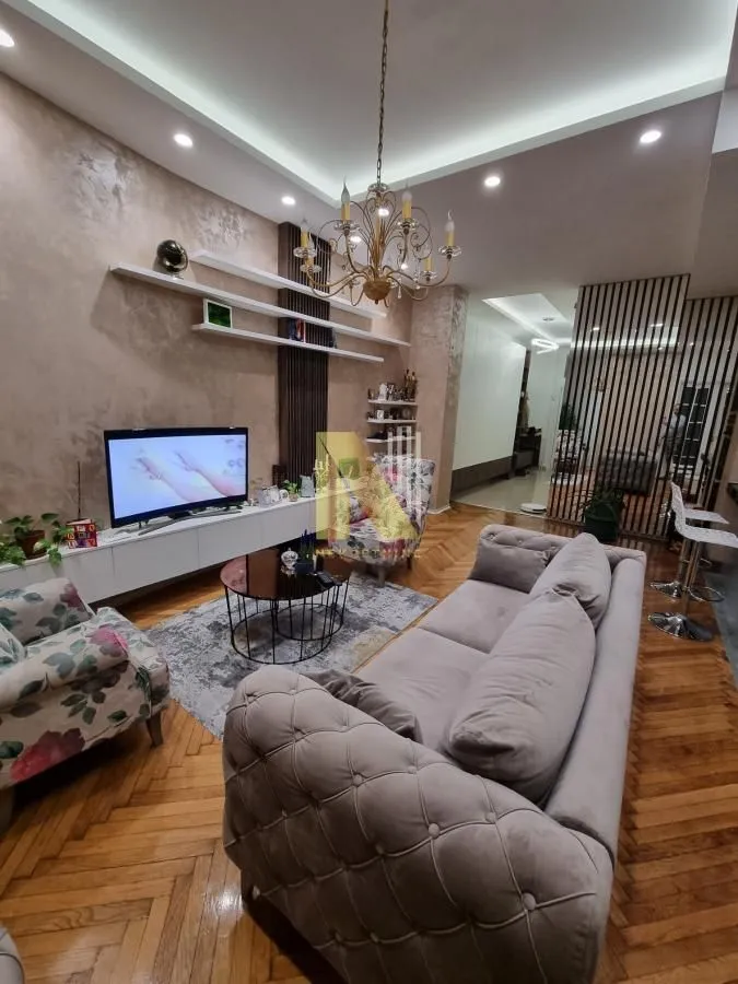 Izdavanje, trosoban stan, 100m², Centar, Novi Sad