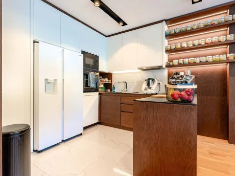 Sale, two bedroom apartment, 85m², Prčanj, Kotor - image 9