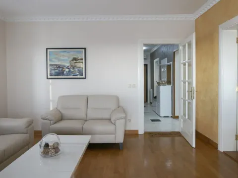 Sale, three bedroom apartment, 90m², Sveti Stefan, Budva - image 10