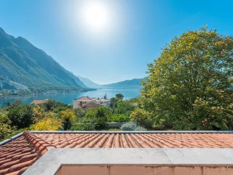 Sale, house, 305m², Orahovac, Kotor - image 30