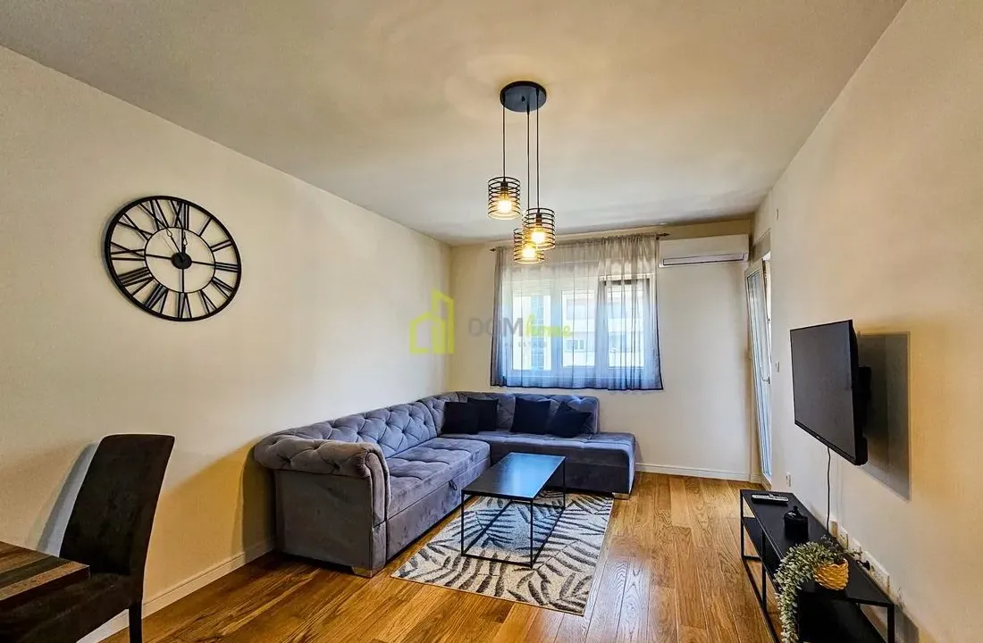 Izdavanje, jednosoban stan, 49m², Central Point, Podgorica