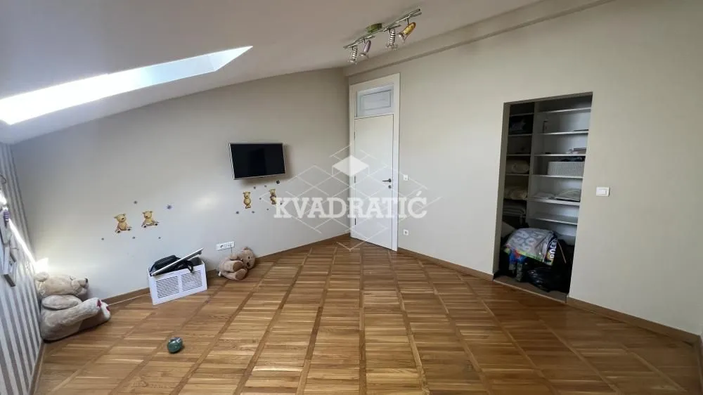 Sale, four bedroom apartment, 126m², Savski Venac, Beograd