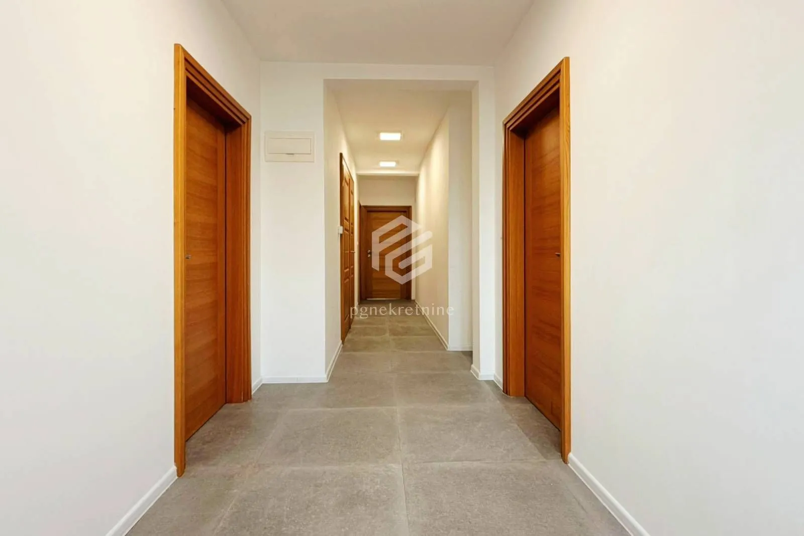 Rent, office space, 120m², Centar, Podgorica