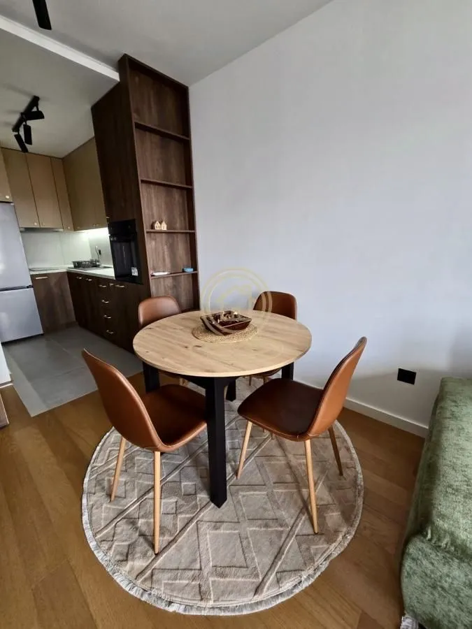 Izdavanje, dvosoban stan, 46m², Medijana, Niš