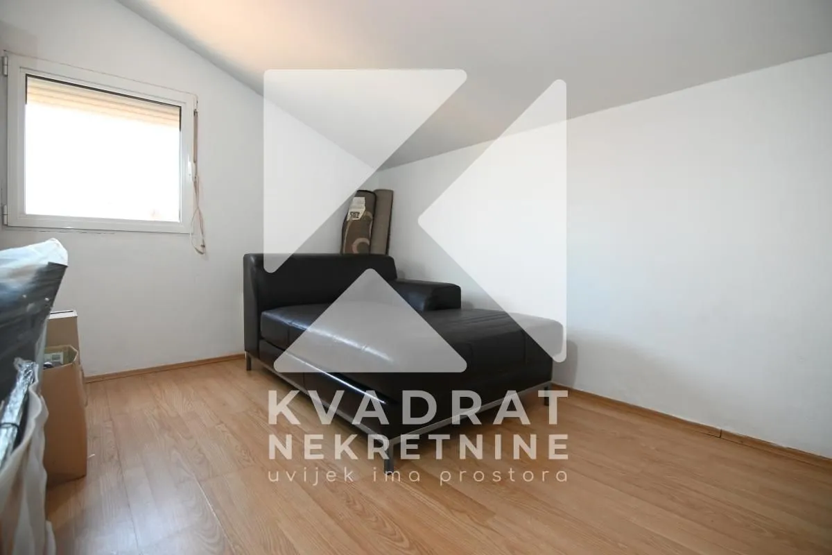 Sale, house, 300m², Zlatica, Podgorica