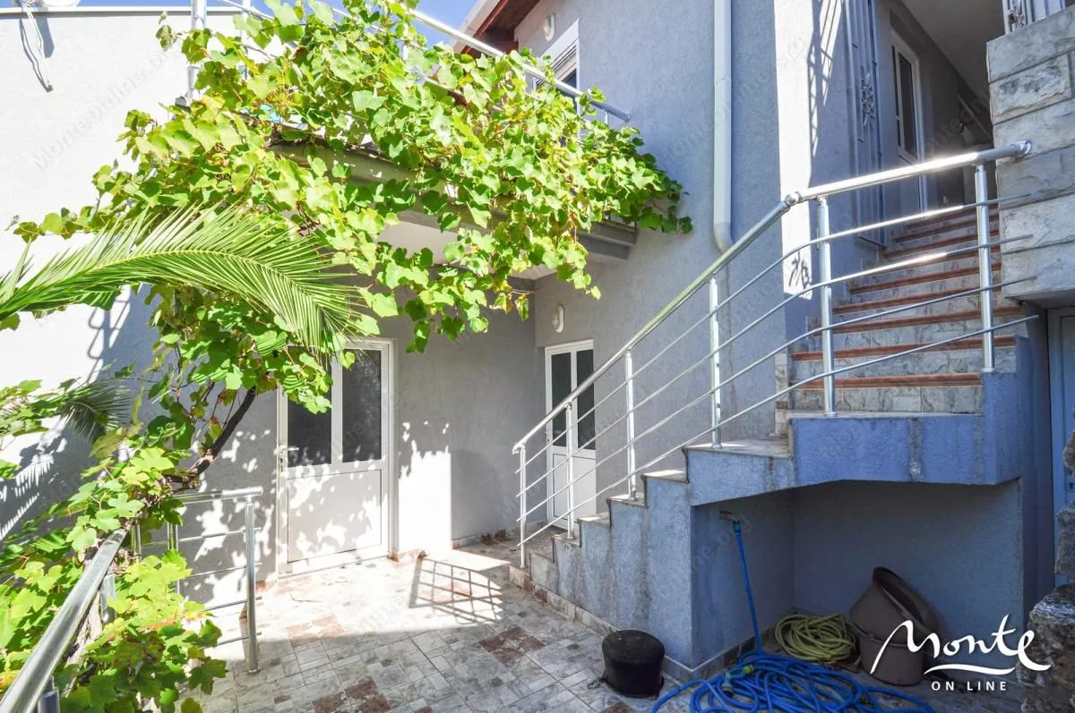 Prodaja, kuća, 110m², Lepetani, Tivat