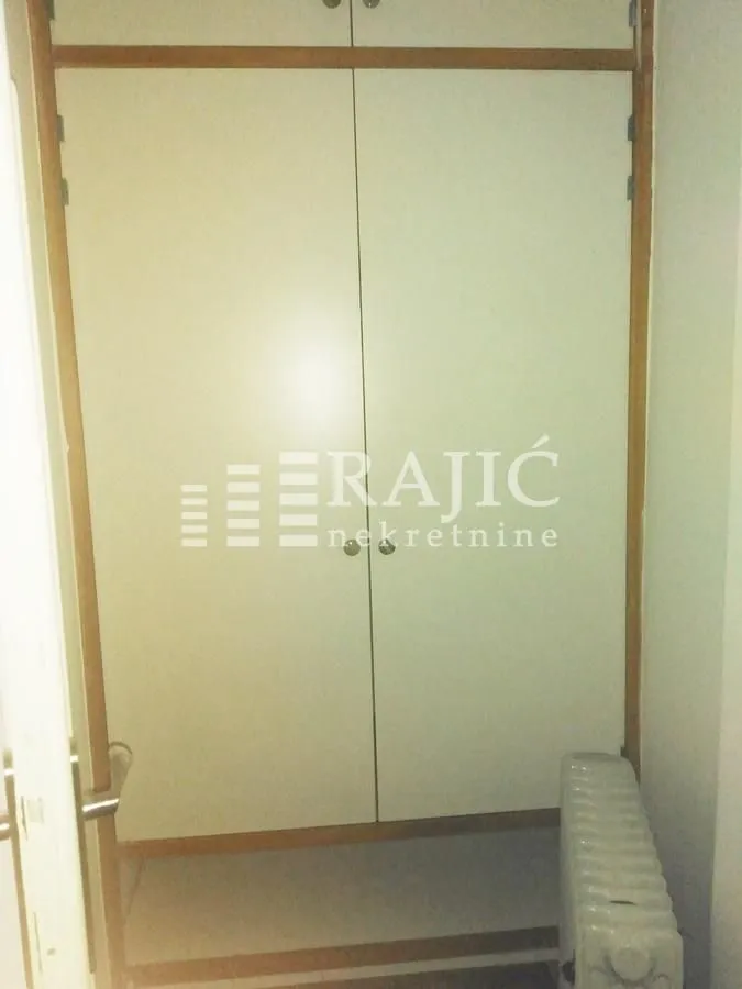 Rent, four bedroom apartment, 140m², Stari Grad, Beograd