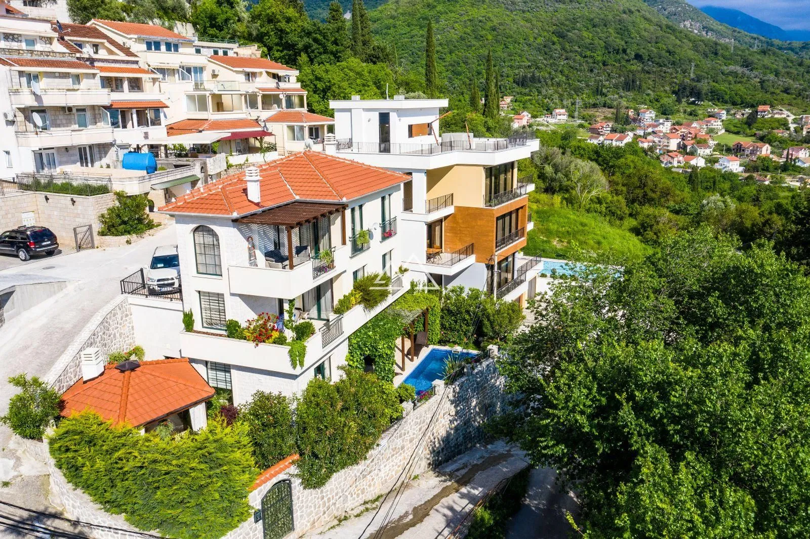 Prodaja, kuća, 240m², Centar, Tivat