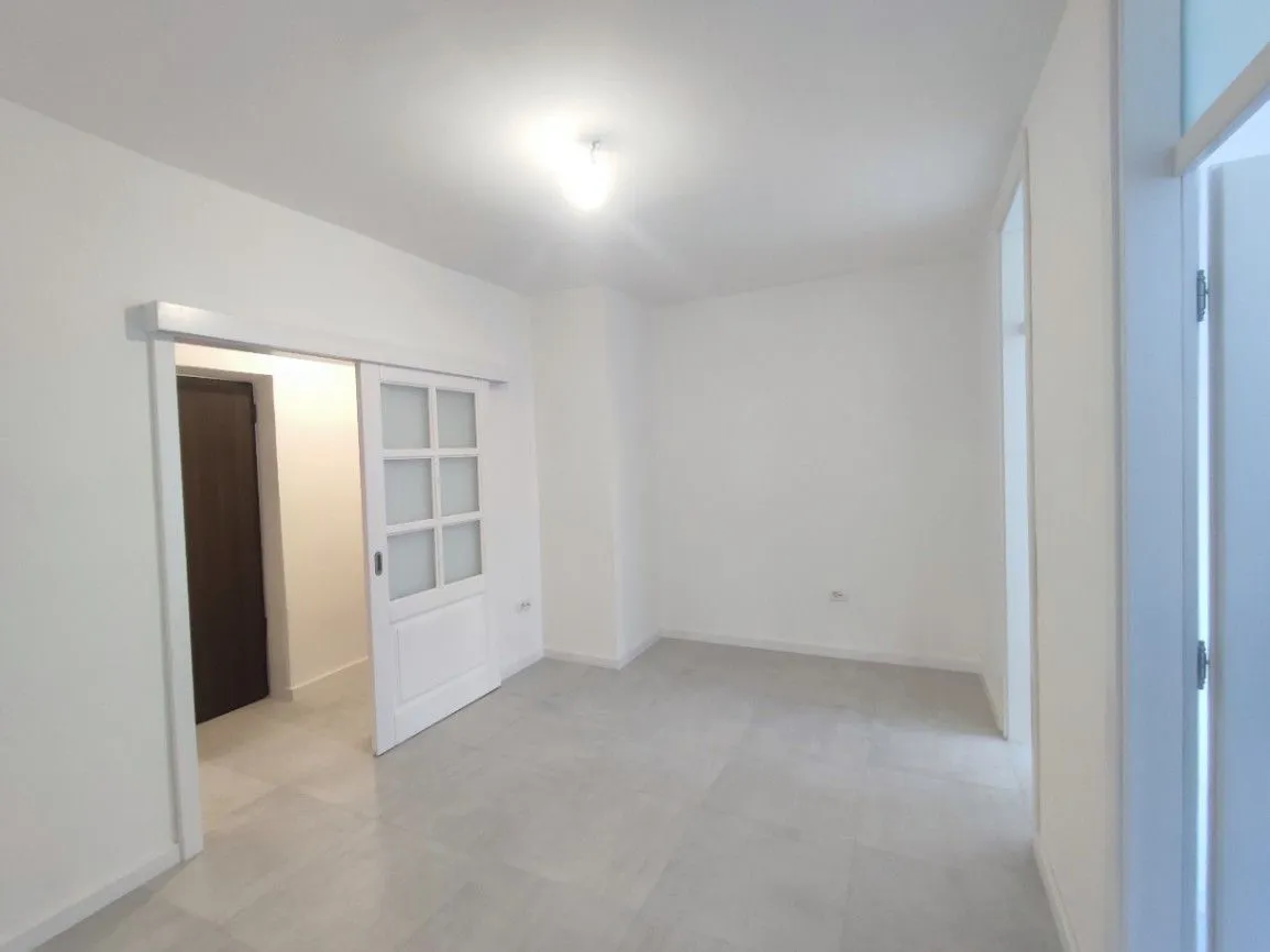 Izdavanje, poslovni prostor, 50m², Preko Morače, Podgorica