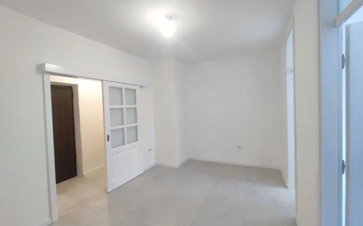 Izdavanje, poslovni prostor, 50m², Preko Morače, Podgorica