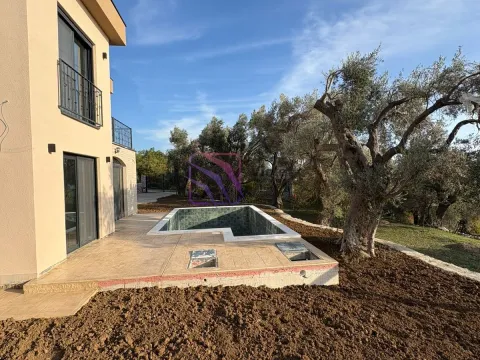 Prodaja, kuća, 225m², Šušanj, Bar - image 2