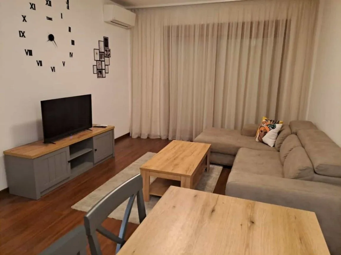 Izdavanje, jednosoban stan, 53m², Master Kvart, Podgorica