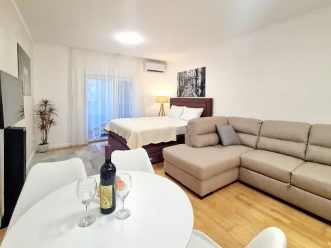Izdavanje, garsonjera, 35m², Rozino, Budva - image 9
