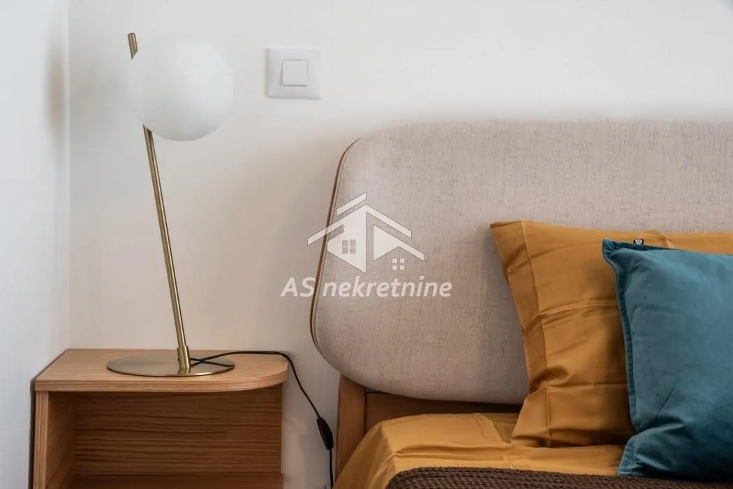 Izdavanje, trosoban stan, 100m², Vračar Sve Podlokacije, Beograd
