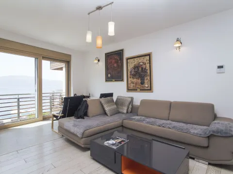 Izdavanje, dvosoban stan, 70m², Opatovo, Tivat - image 2