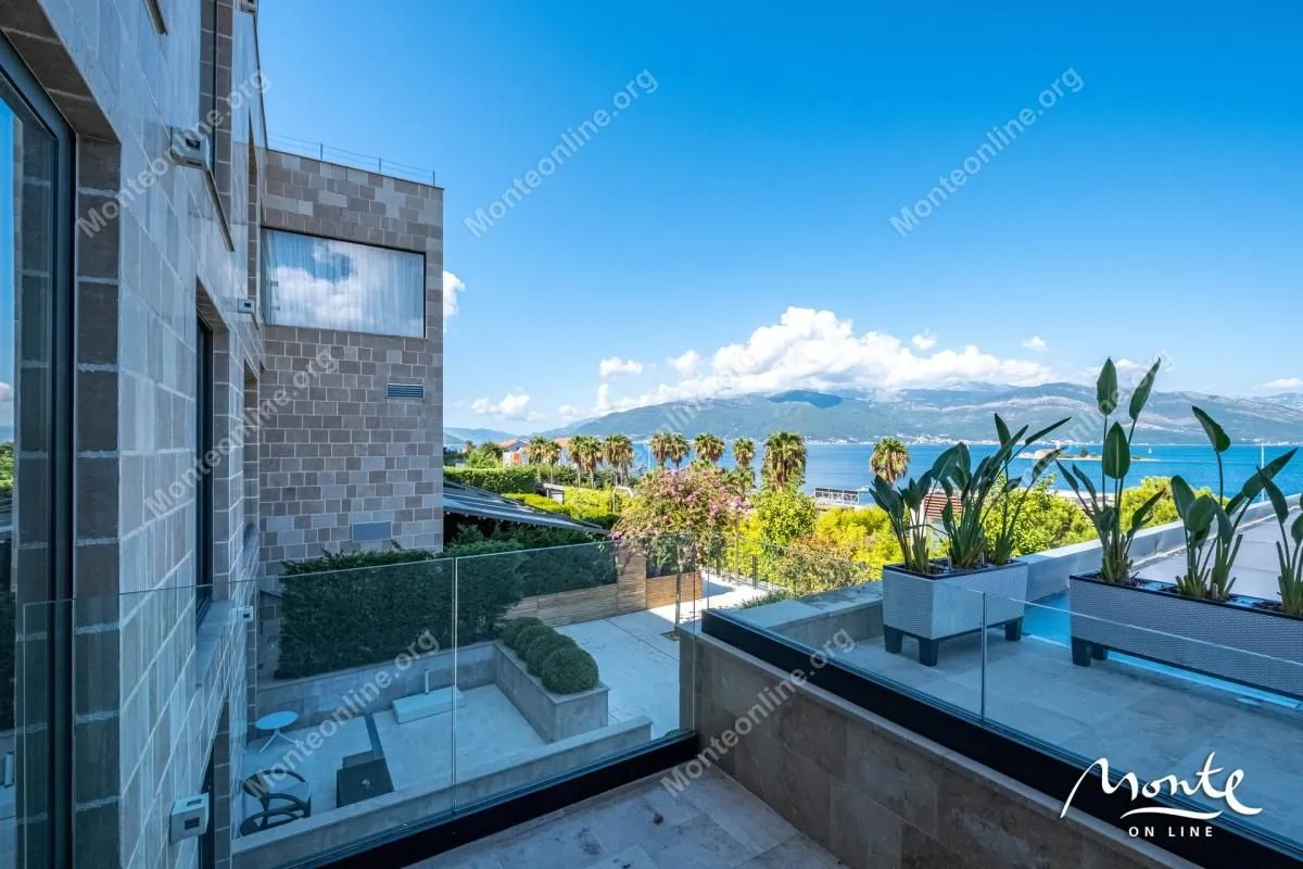 Prodaja, trosoban stan, 230m², Bogišići, Tivat